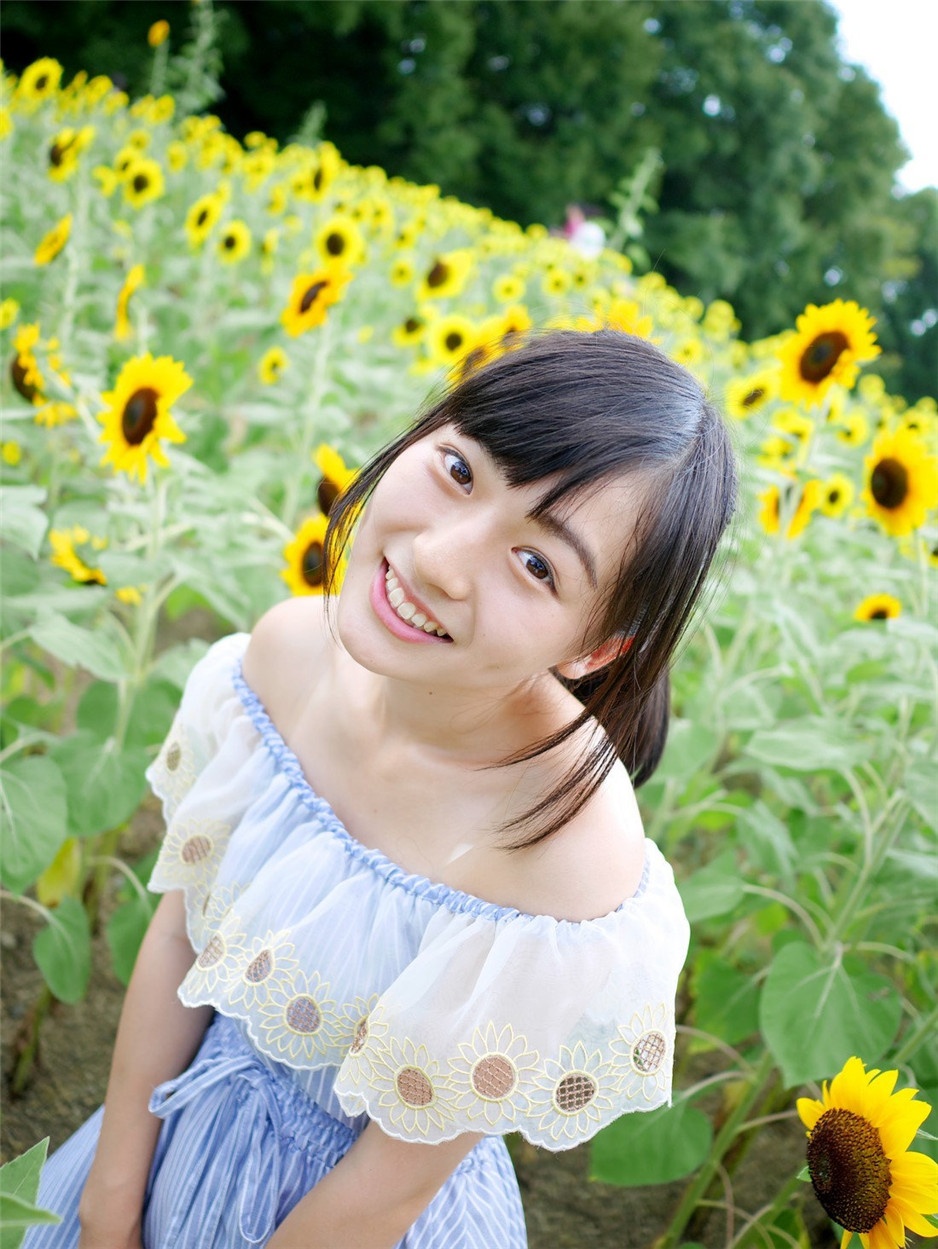 日本清纯妹子铃木茜音户外图片