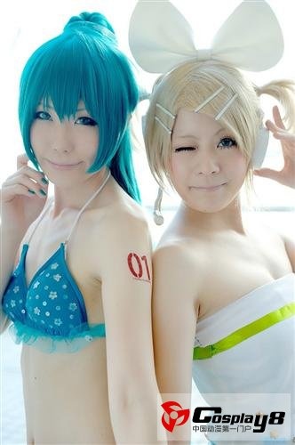 泳装美女性感cosplay初音未来