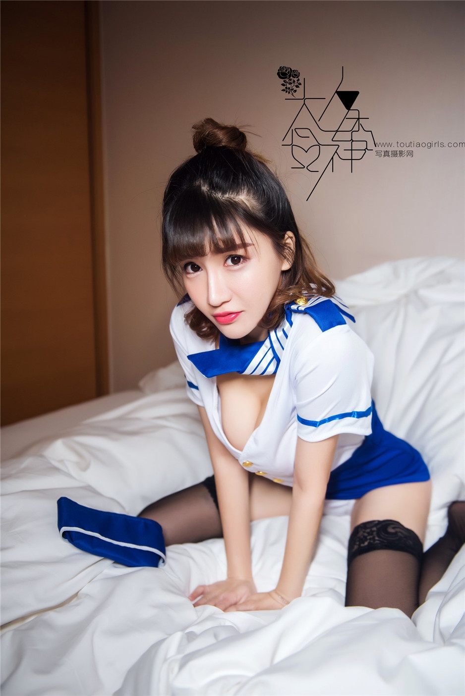 网络美女郭美美空姐制服写真