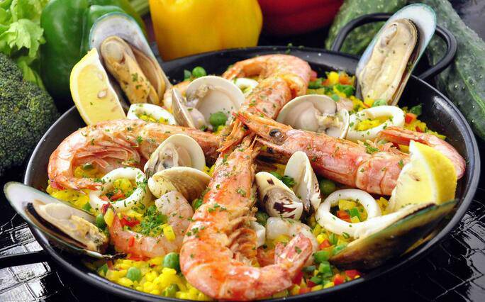 色香味俱全的西班牙海鲜饭图片