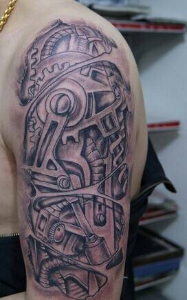 炫酷的男生手臂机械纹身图案