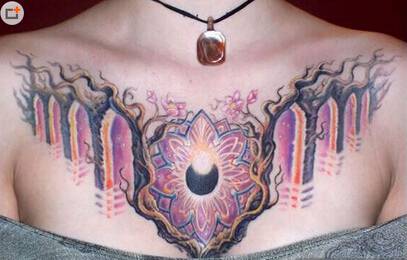 精美的抽象胸部彩绘纹身图案