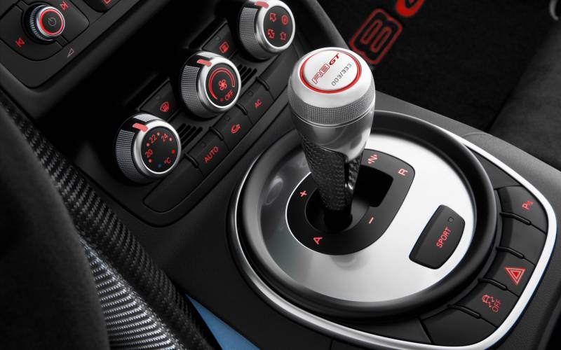 奥迪R8敞篷跑车高清图片