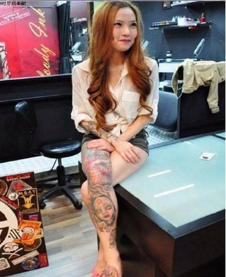 马来西亚性感美女彩绘纹身图片