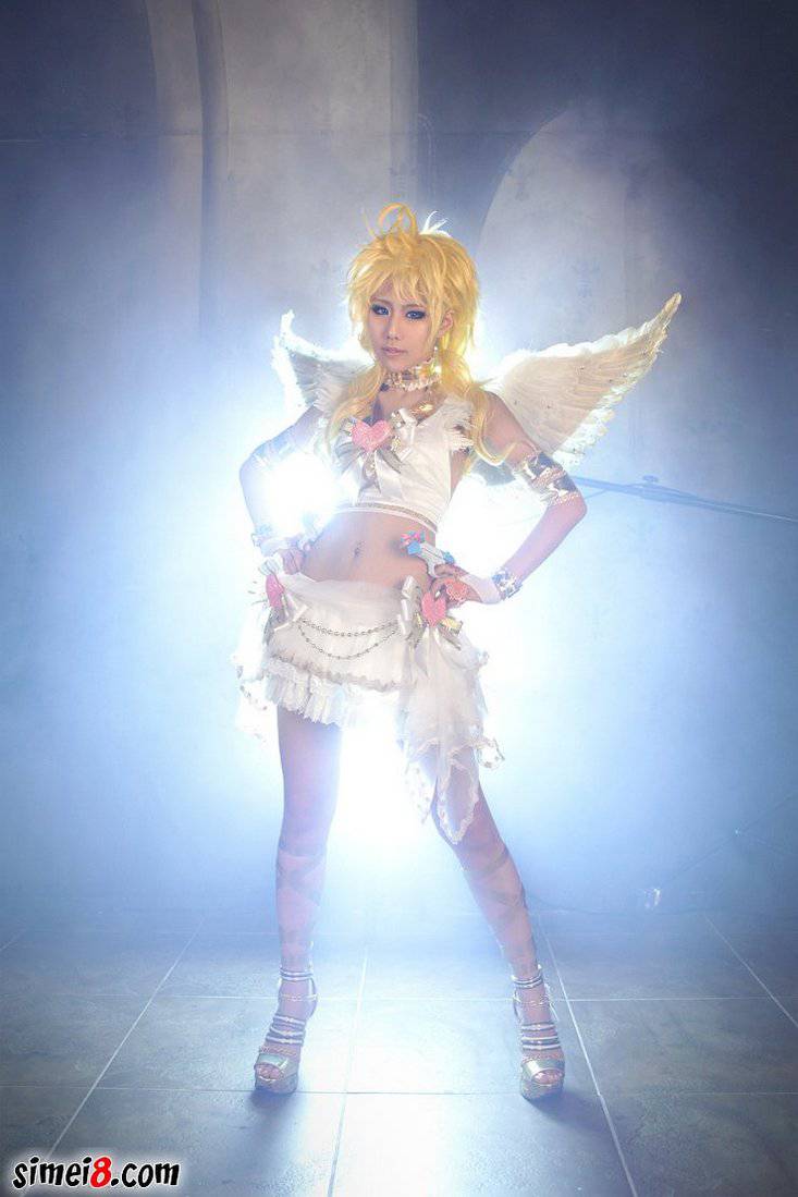 白皙天使cosplay美女图片