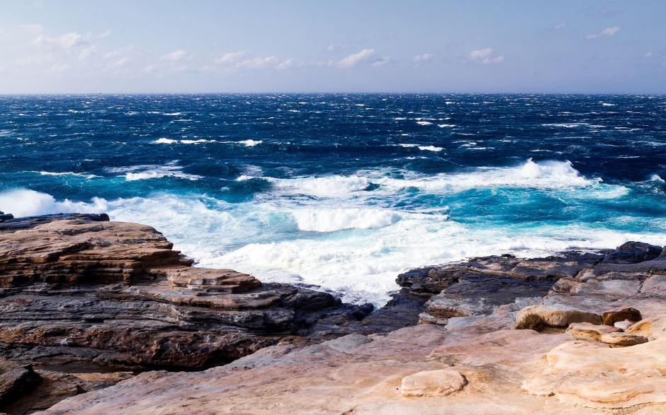 蓝色大海海浪壮阔风景图片