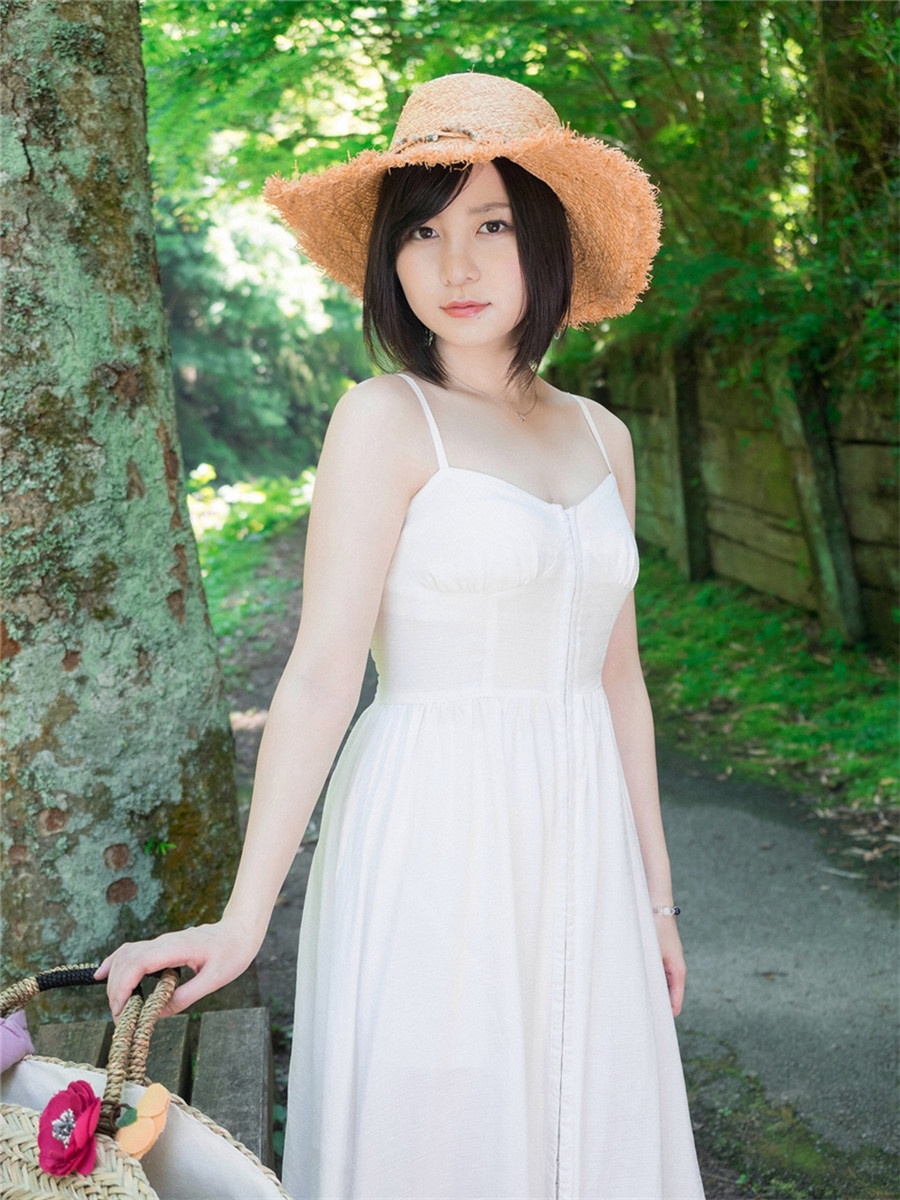 日本清纯少女岩田华怜甜美户外写真集
