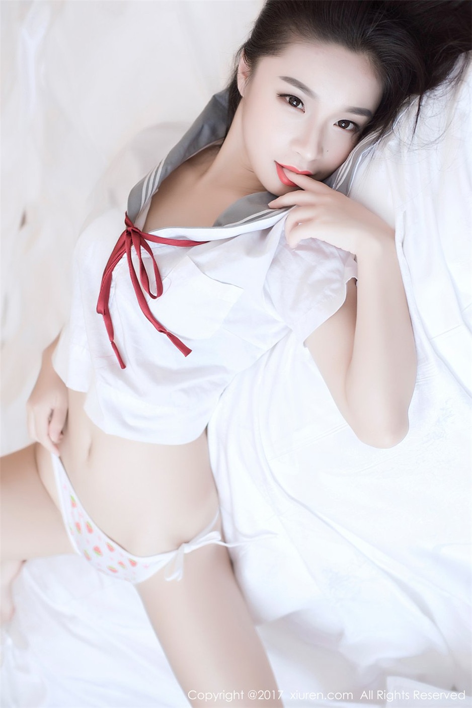 90后嫩模美女绮梦Cherish性感制服写真