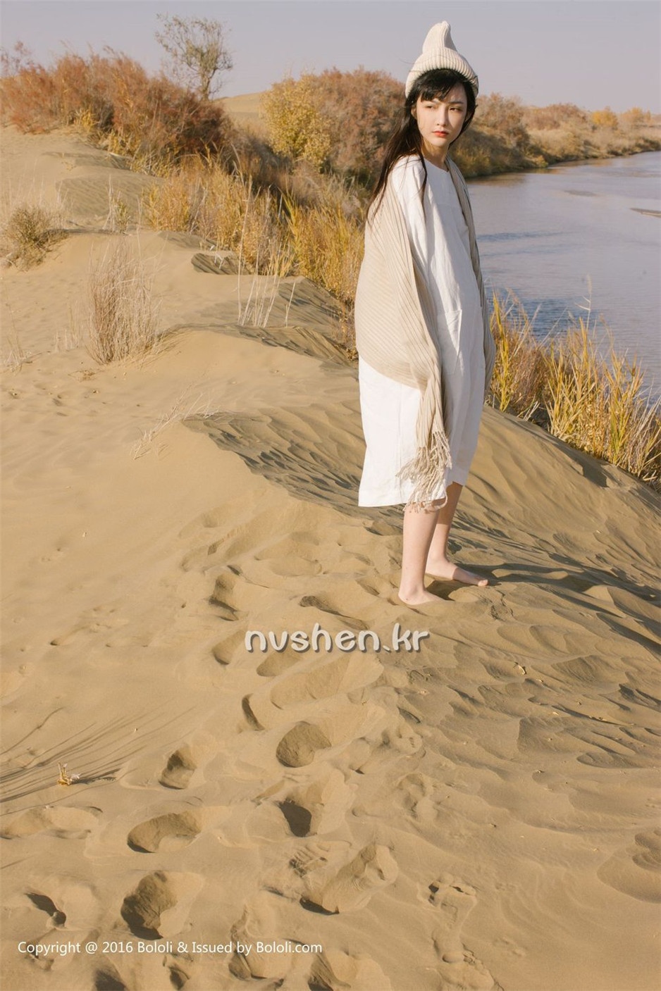 清纯系美女之应沙漠旅拍写真集锦