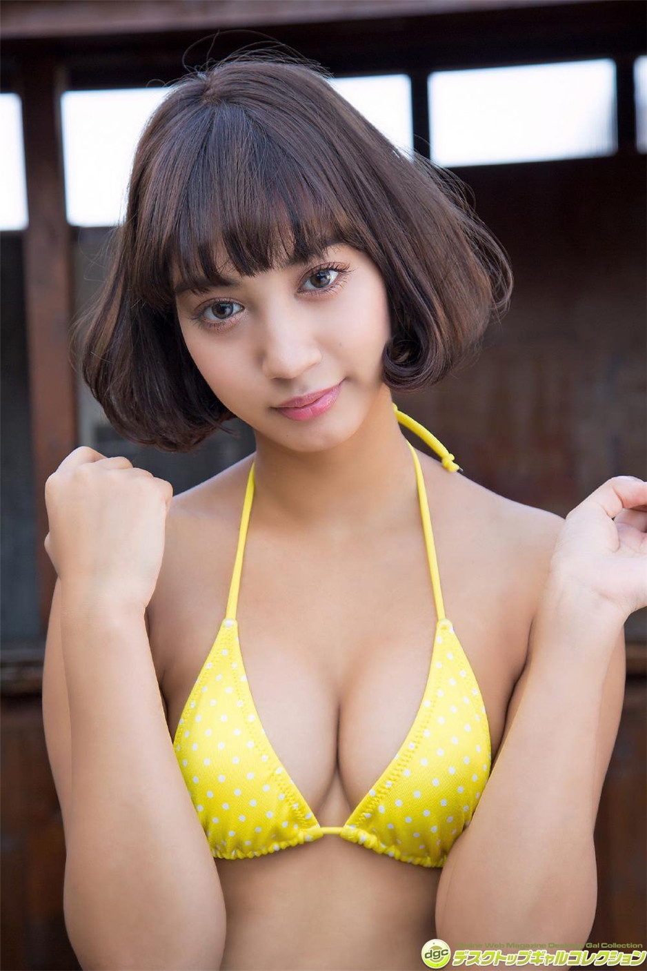 90后混血模特牧野纱弓比基尼性感写真