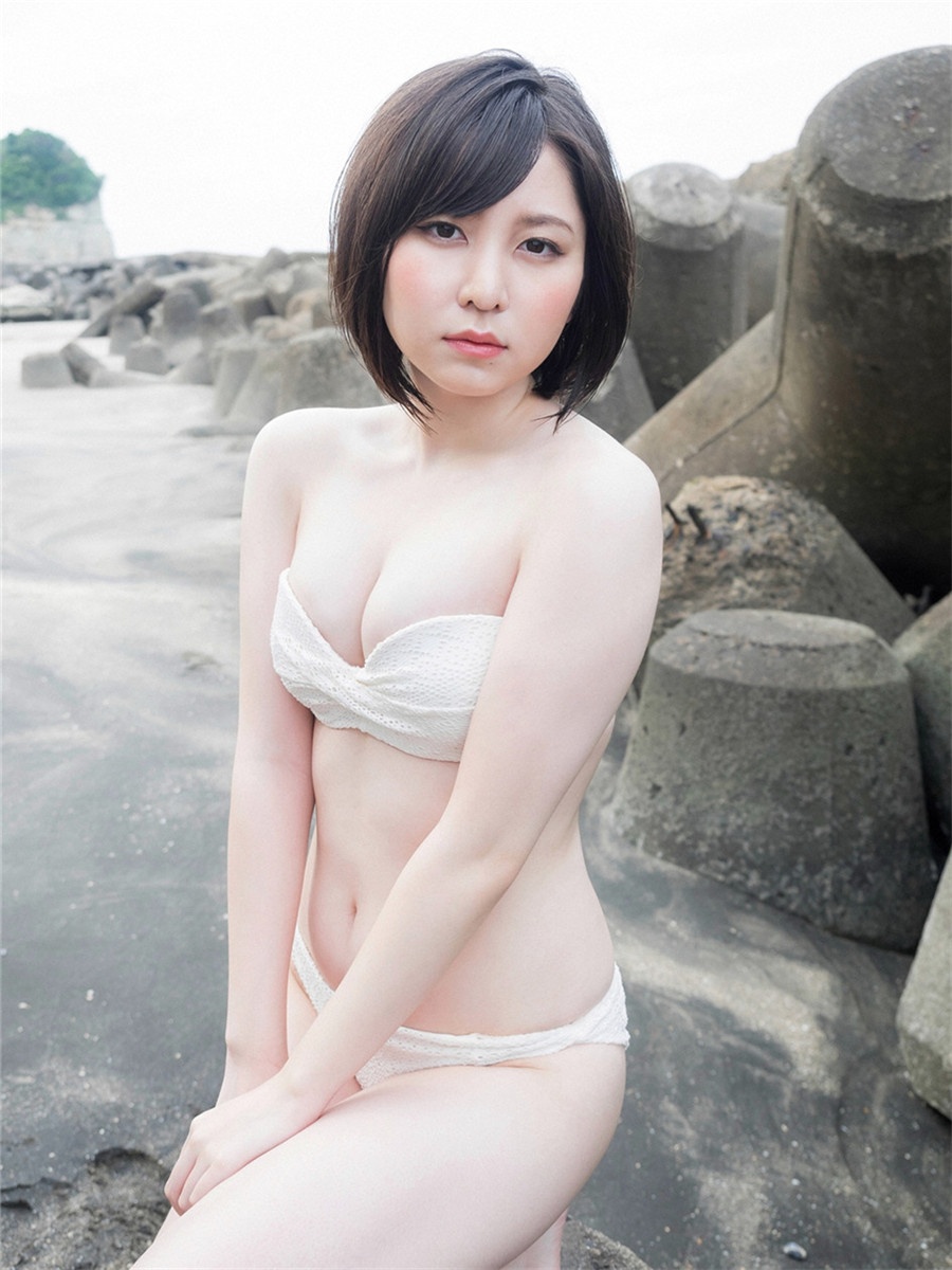 日本清纯少女岩田华怜甜美户外写真集