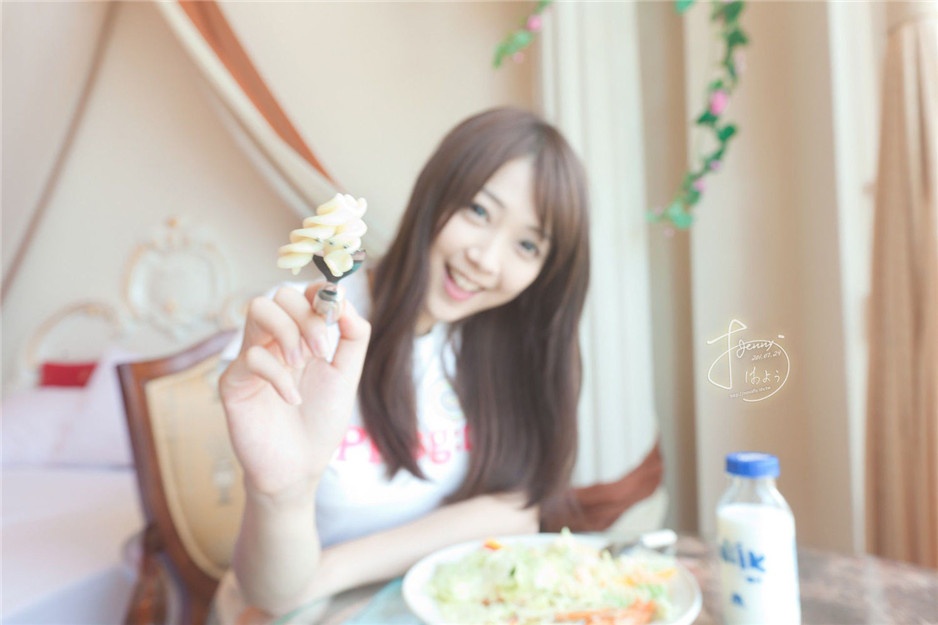 天然美女素人黄甄妮私房高清写真集