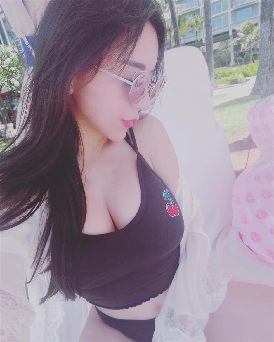 清纯长发美女珊珊Sophie迷人旅拍