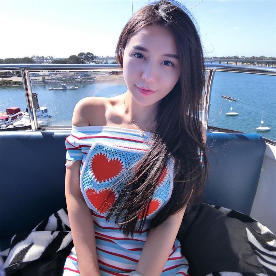 清纯长发美女珊珊Sophie迷人旅拍