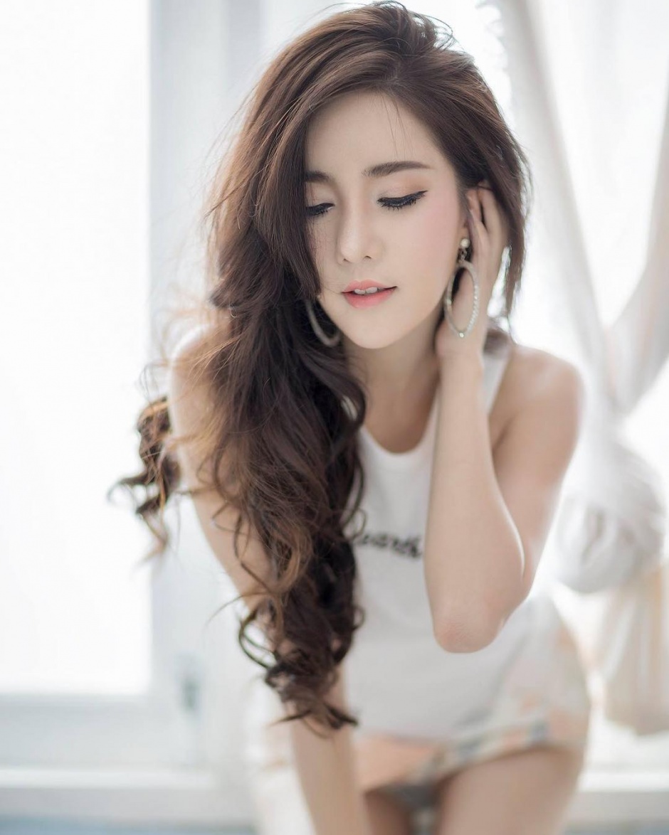 高颜值美女Sutassa Suthumjindakun性感写真图集