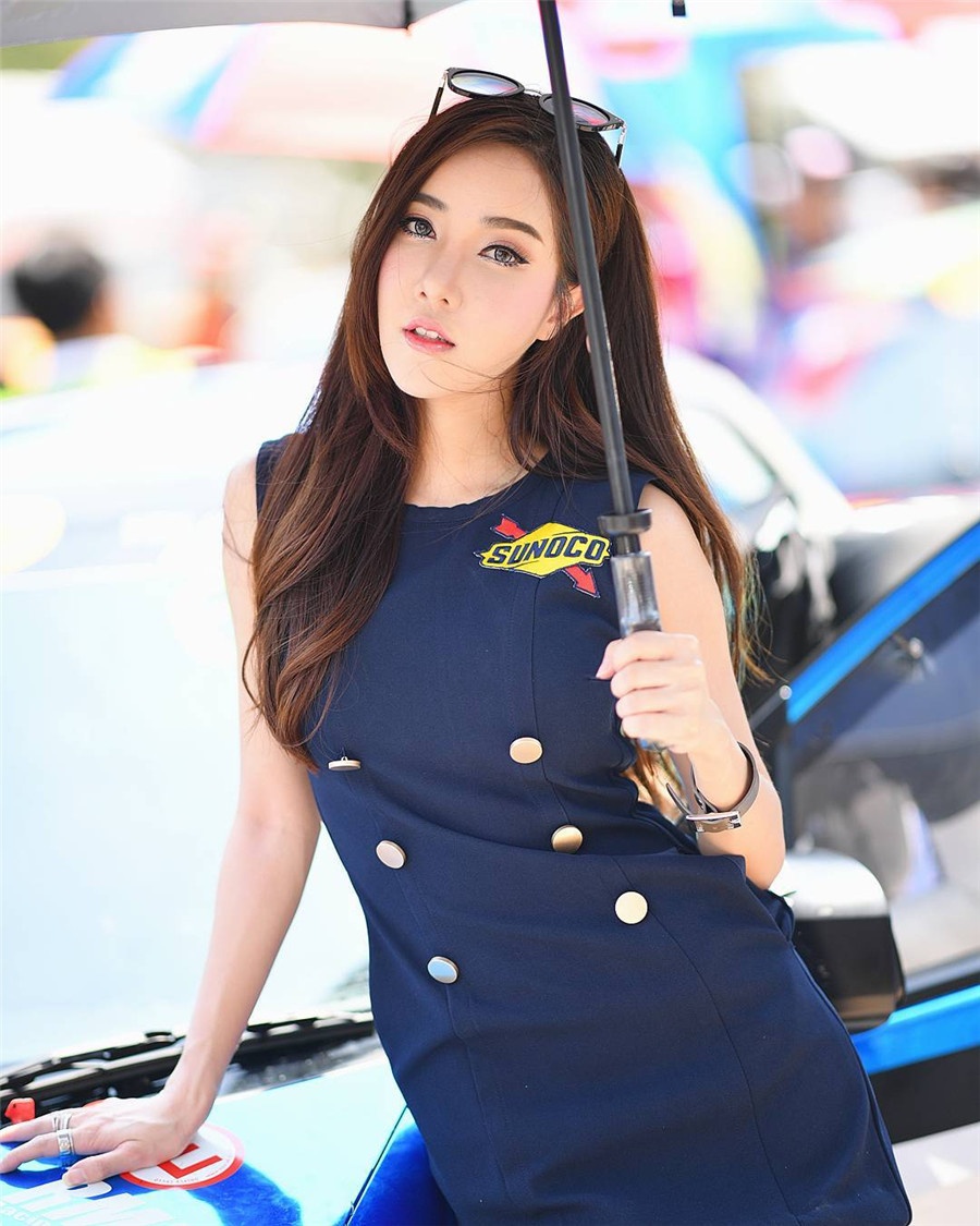 性感冷艳美女诱惑私房写真