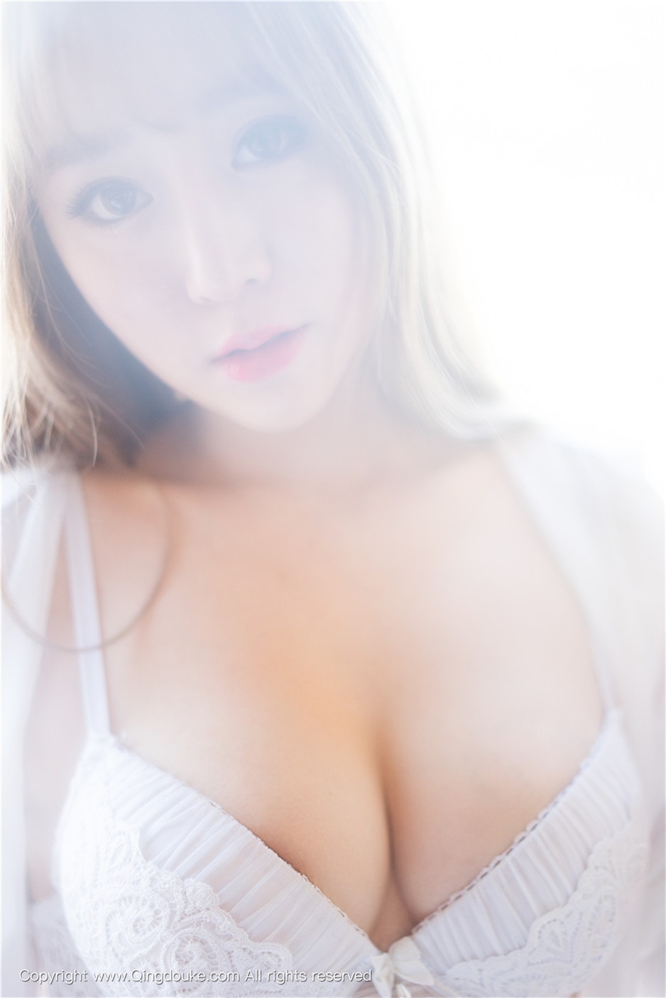 嫩模王雨纯家居魅惑性感写真