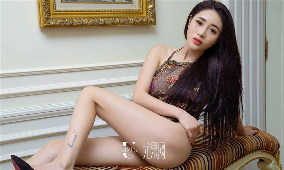 中国气质美女尤果月儿性感私房照