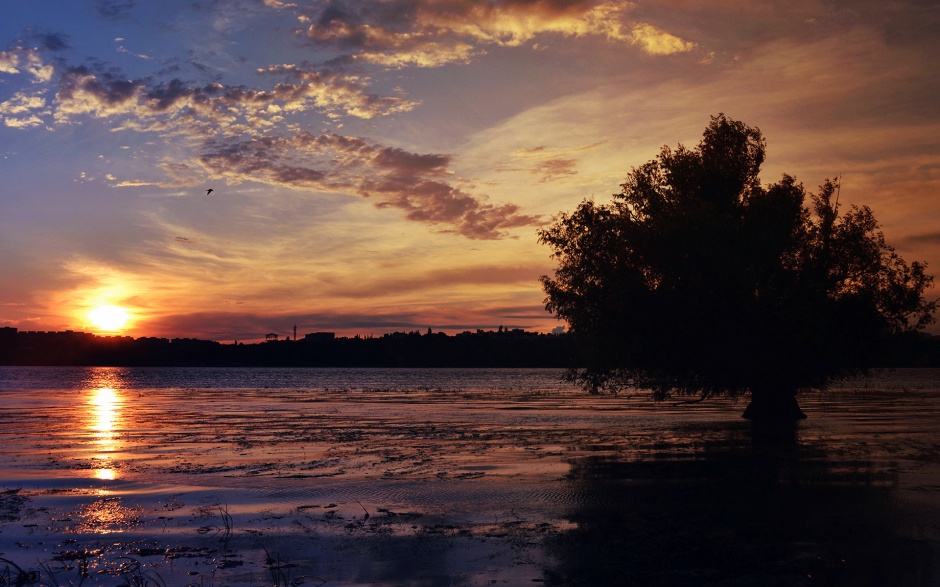 唯美的多瑙河夕阳风景壁纸