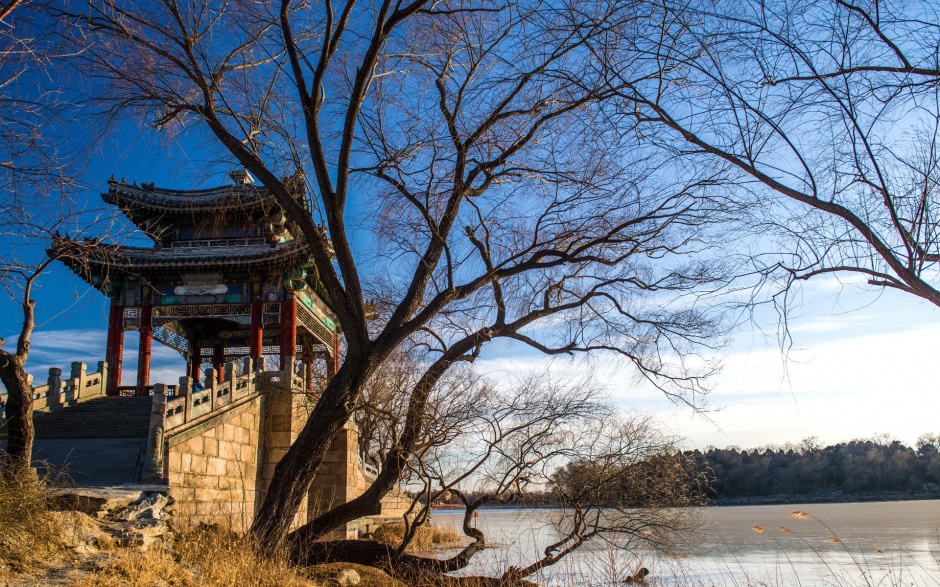 北方湖泊唯美冬天风景图片