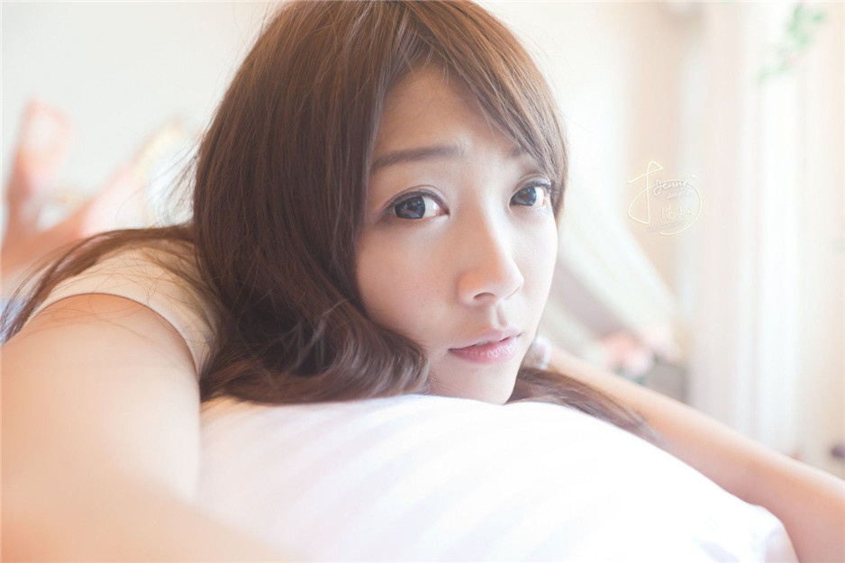 天然美女素人黄甄妮私房高清写真集