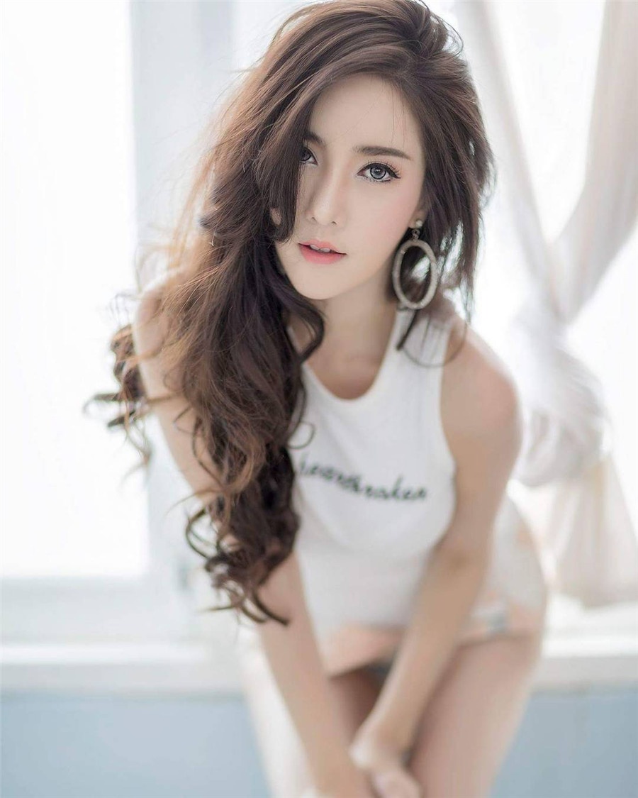 性感冷艳美女诱惑私房写真