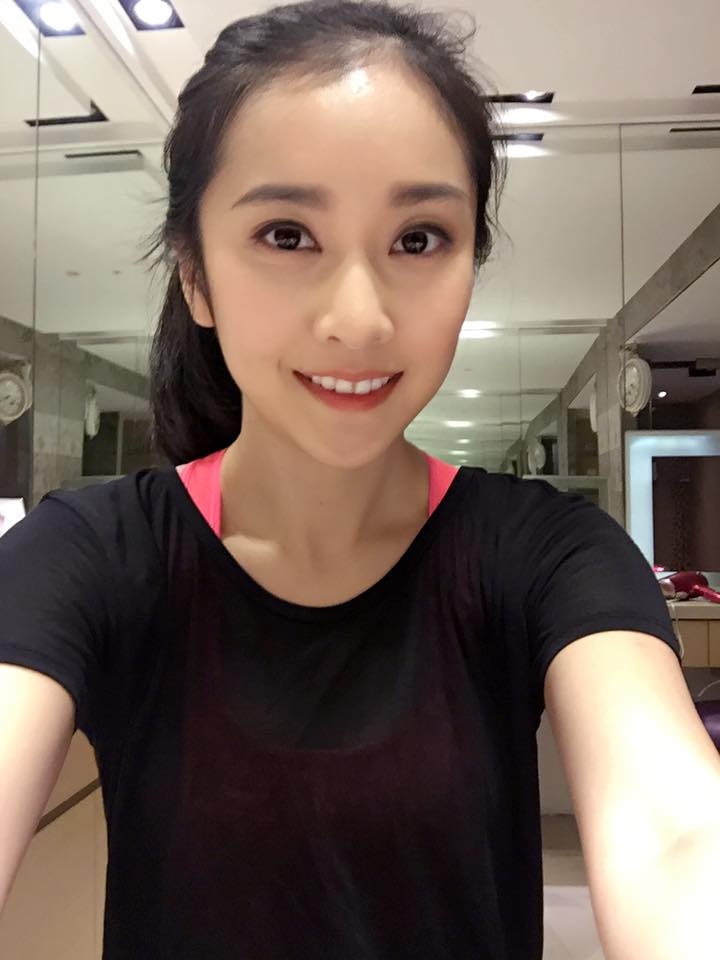 清纯女主播李佳玲养眼私拍图集