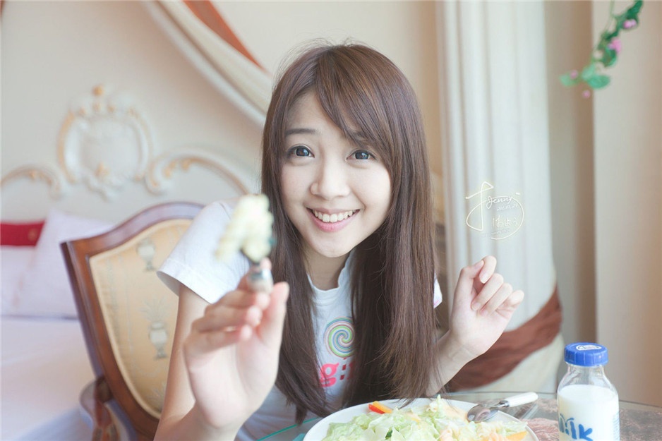 天然美女素人黄甄妮私房高清写真集