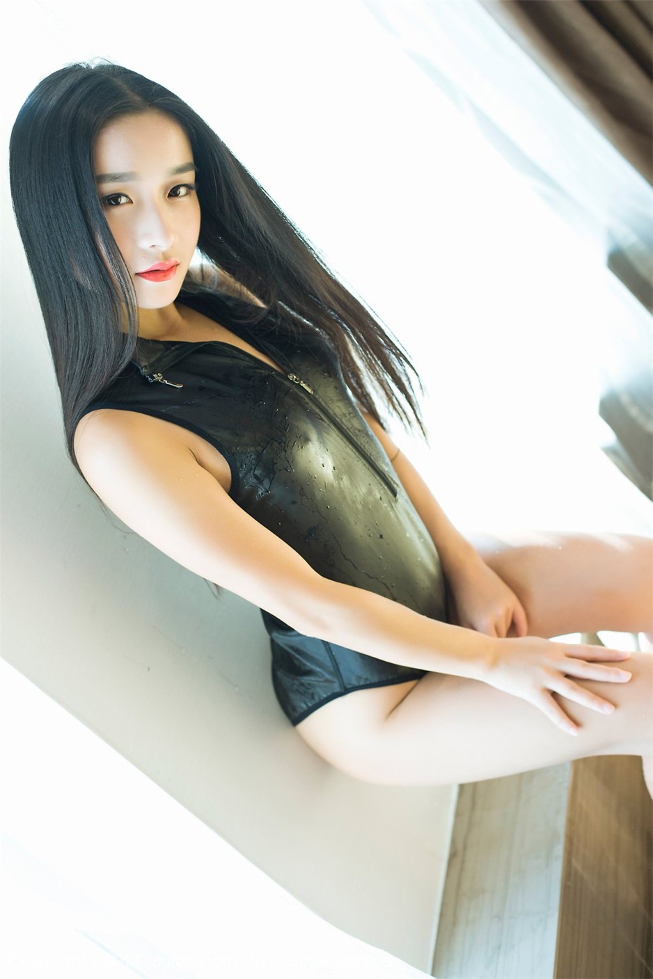 90后嫩模美女绮梦Cherish性感制服写真