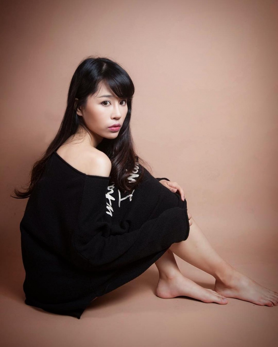 中韩混血美女权贞妍私拍图片集锦