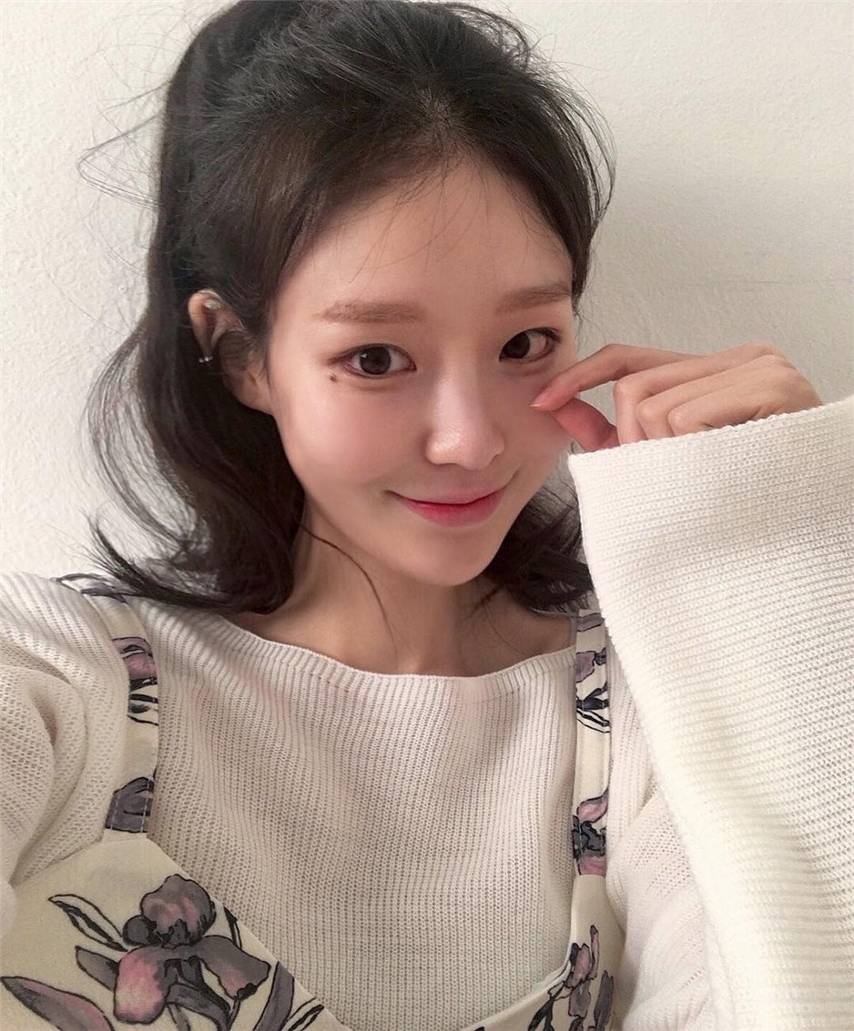 韩国美女模特杨晋超清自拍图片