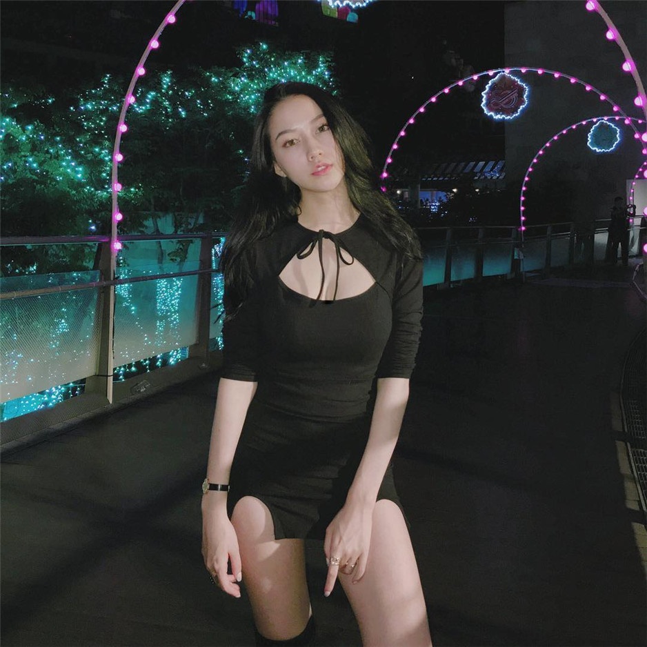 台湾女神Cliarlilhan韩韩迷人图片欣赏