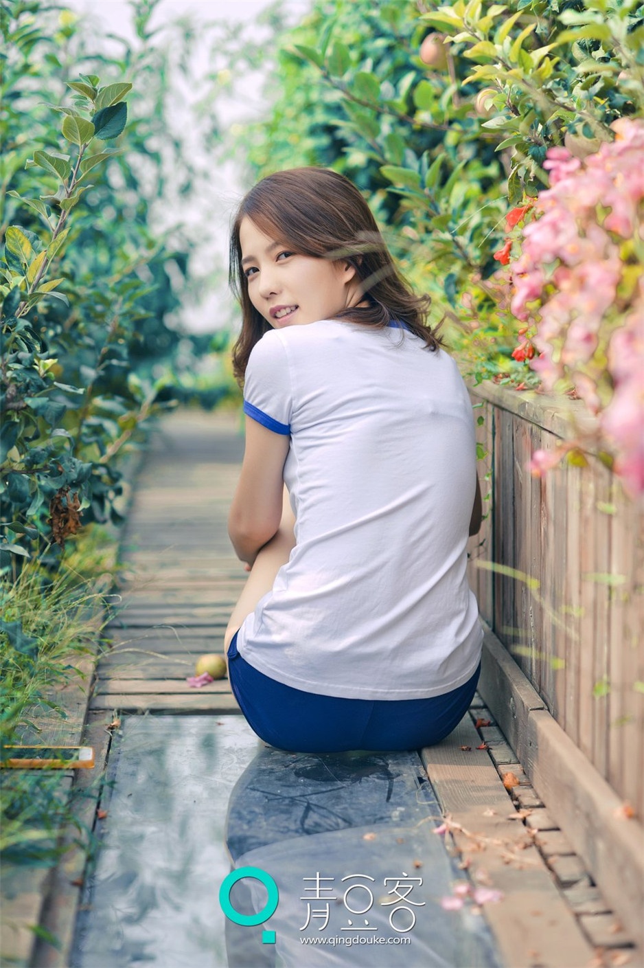 混血小美女哈拿户外清纯写真