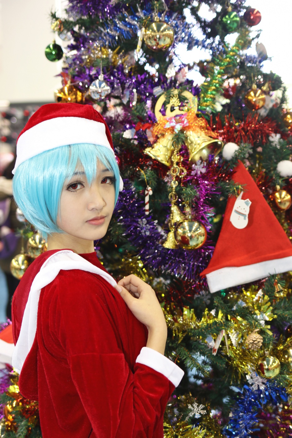 圣诞祭蓝色短发美女cos图片