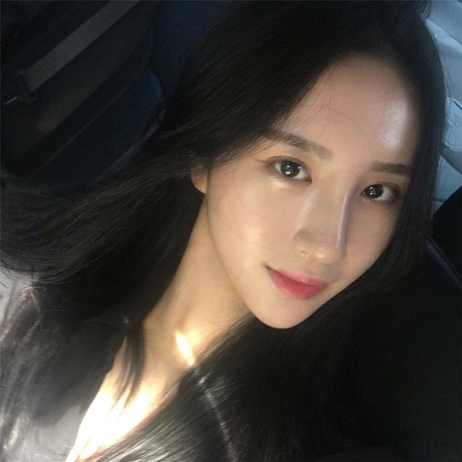 韩国网络美女Daunni自拍照片