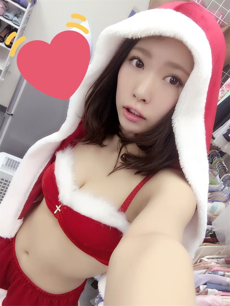 日本新晋性感女神上冈枫写真照