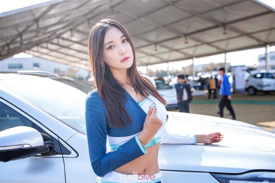 韩国可爱美女文架景户外清纯照片