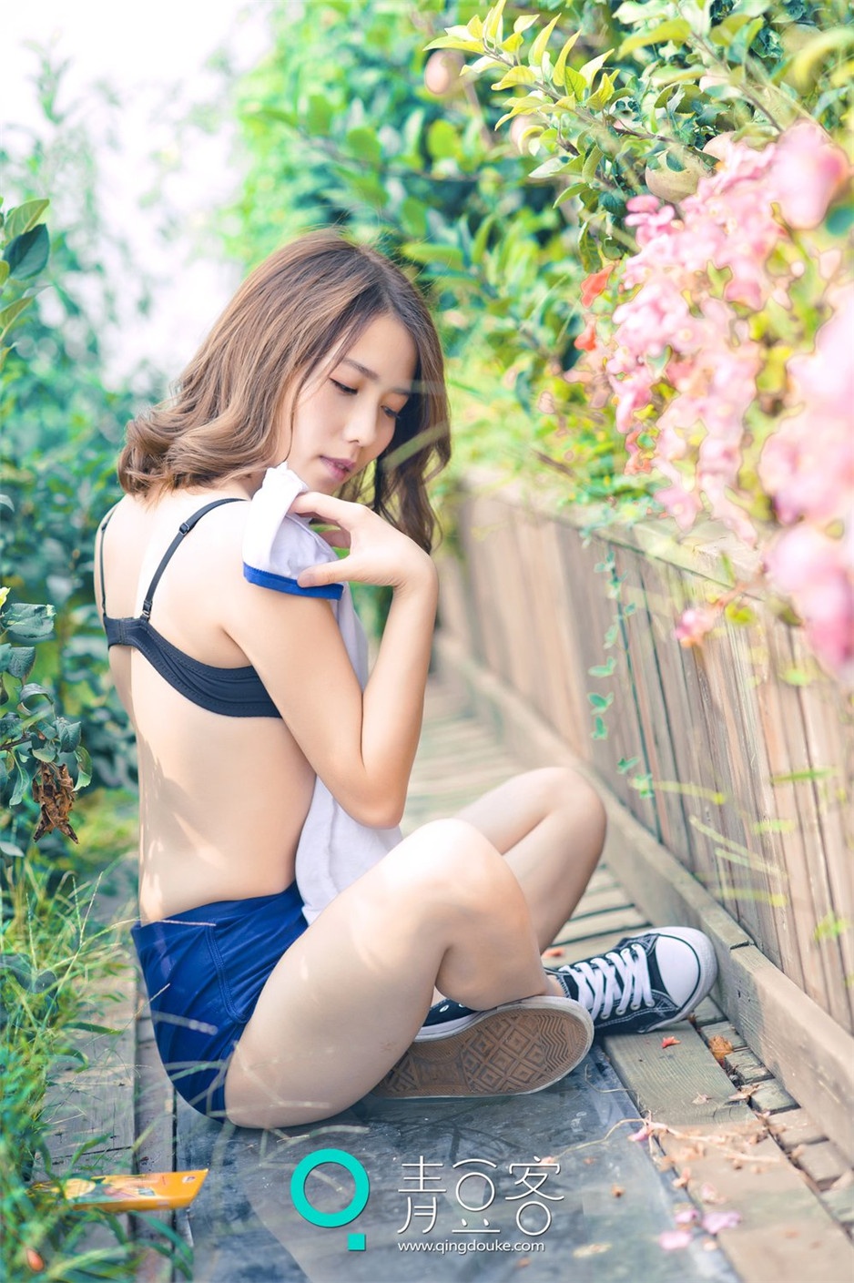 混血小美女哈拿户外清纯写真