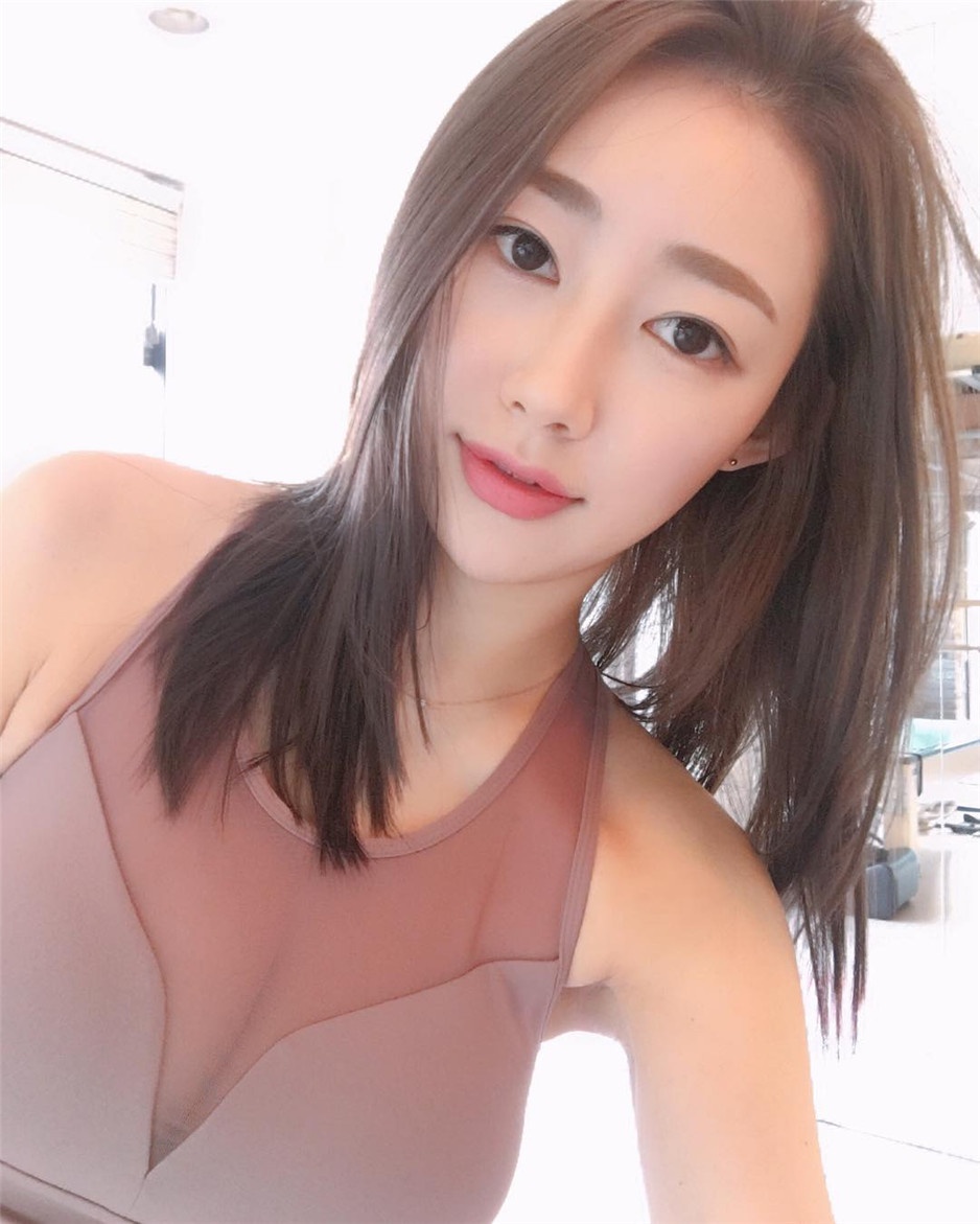 韩国瑜伽女神朴智英私房图片