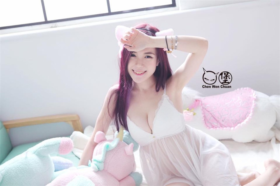 台湾美女吉宝Nicole Yang性感图片