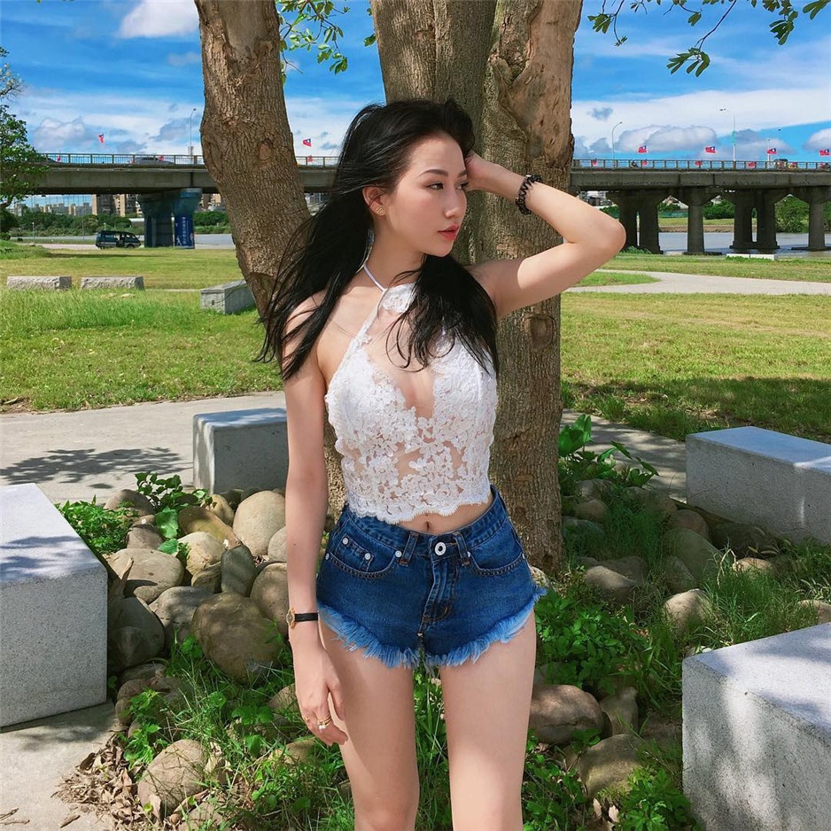 台湾女神Cliarlilhan韩韩迷人图片欣赏