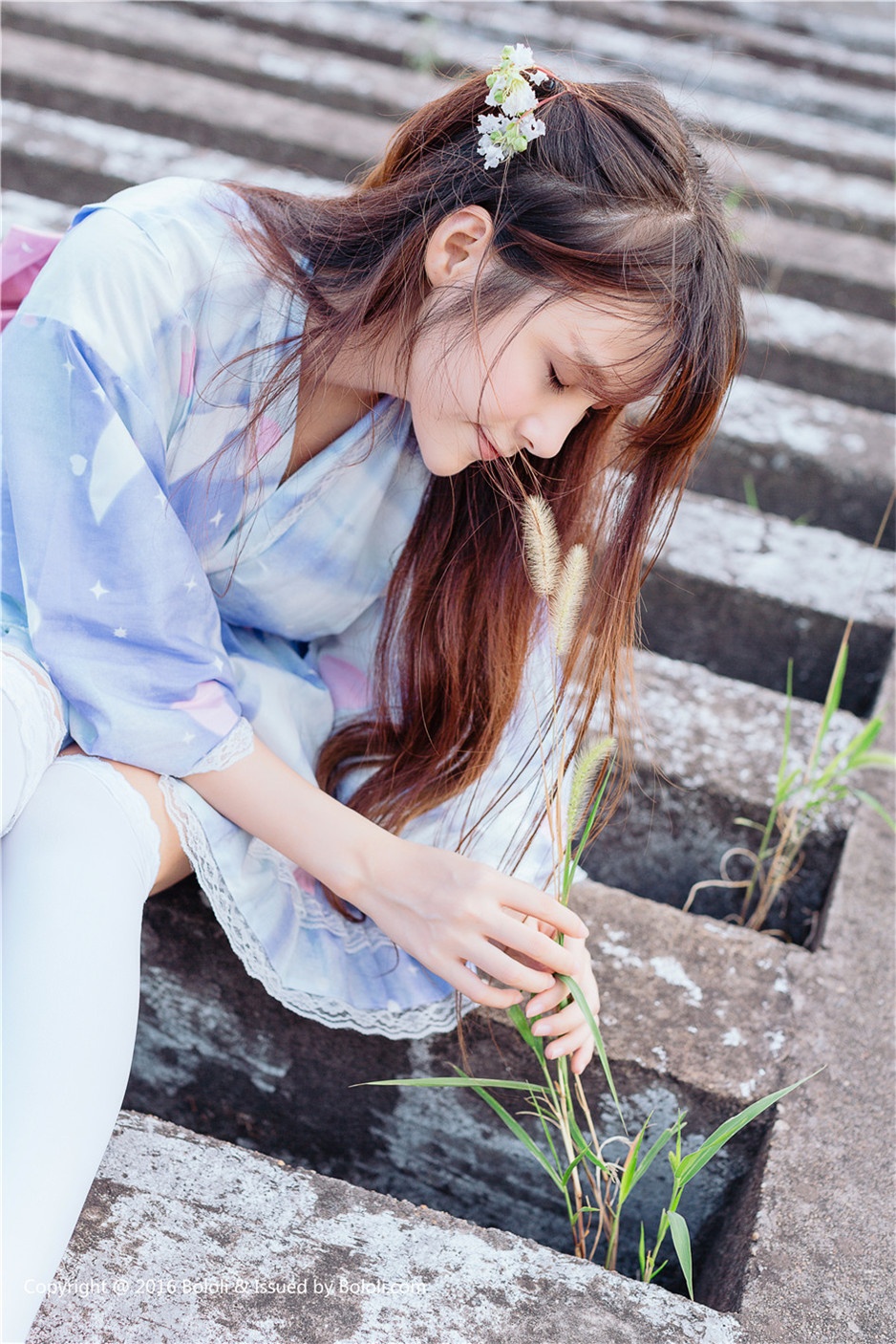 90后美女夏美酱户外清纯写真