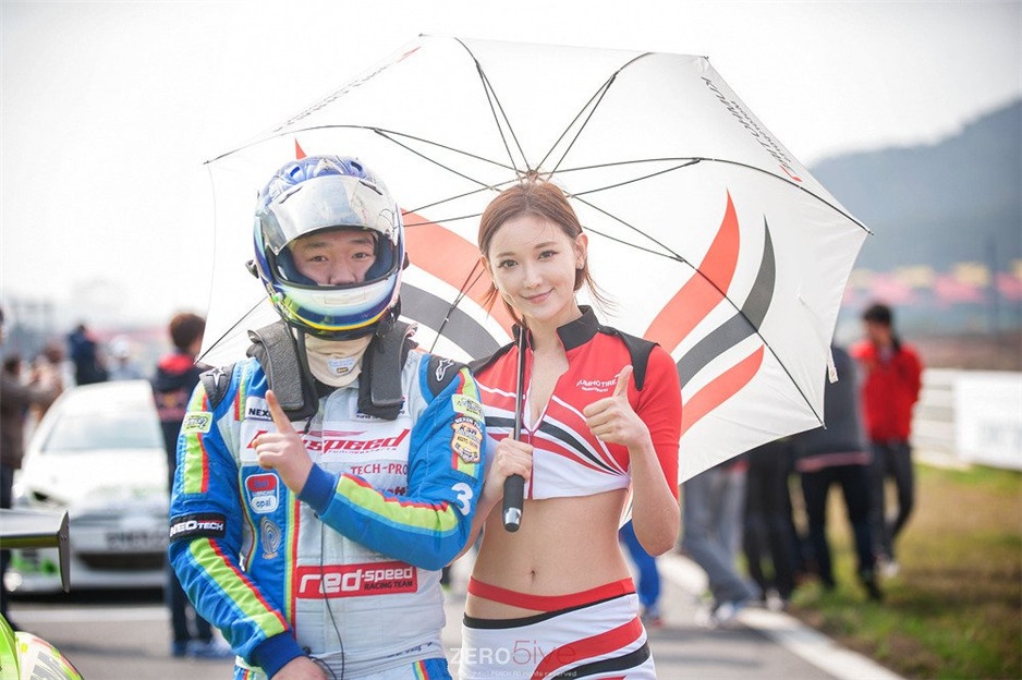 韩国可爱美女文架景户外清纯照片