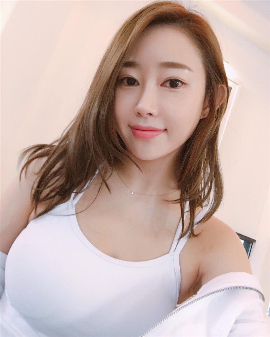 韩国瑜伽女神朴智英私房图片