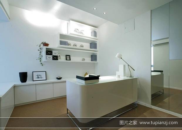 白色系简约式厨房装修效果图