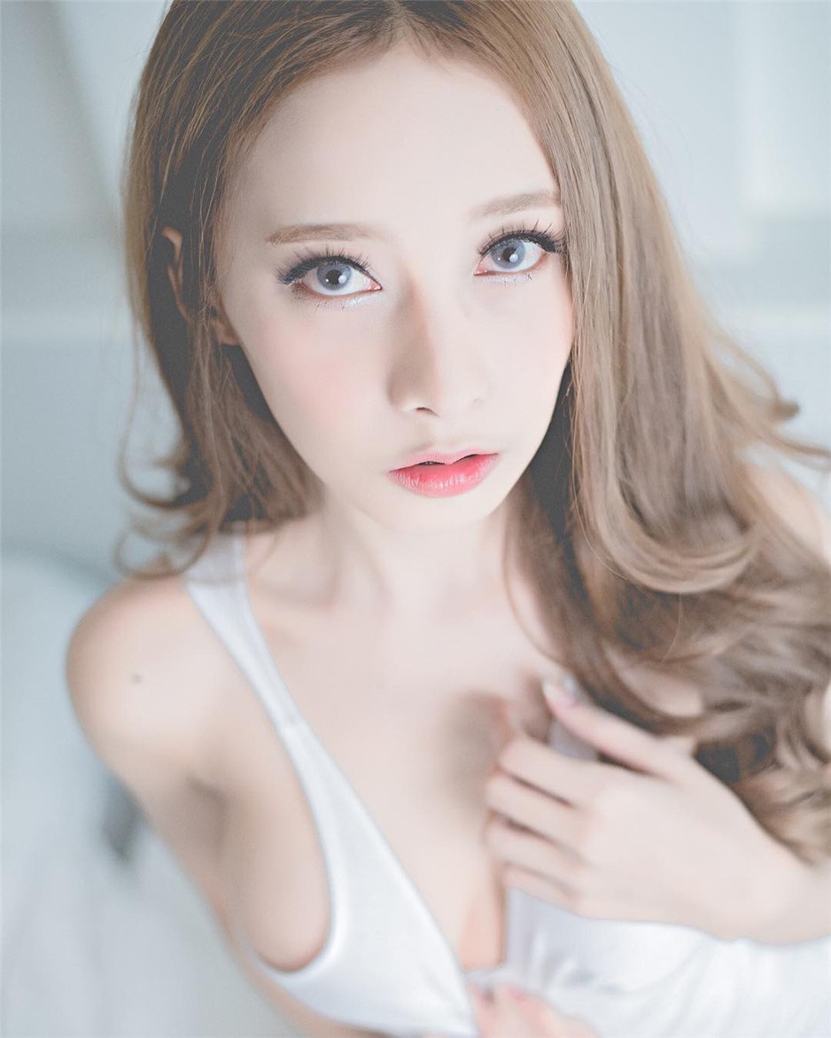 泰国火辣美女Djbarbie Mozz湿身写真图