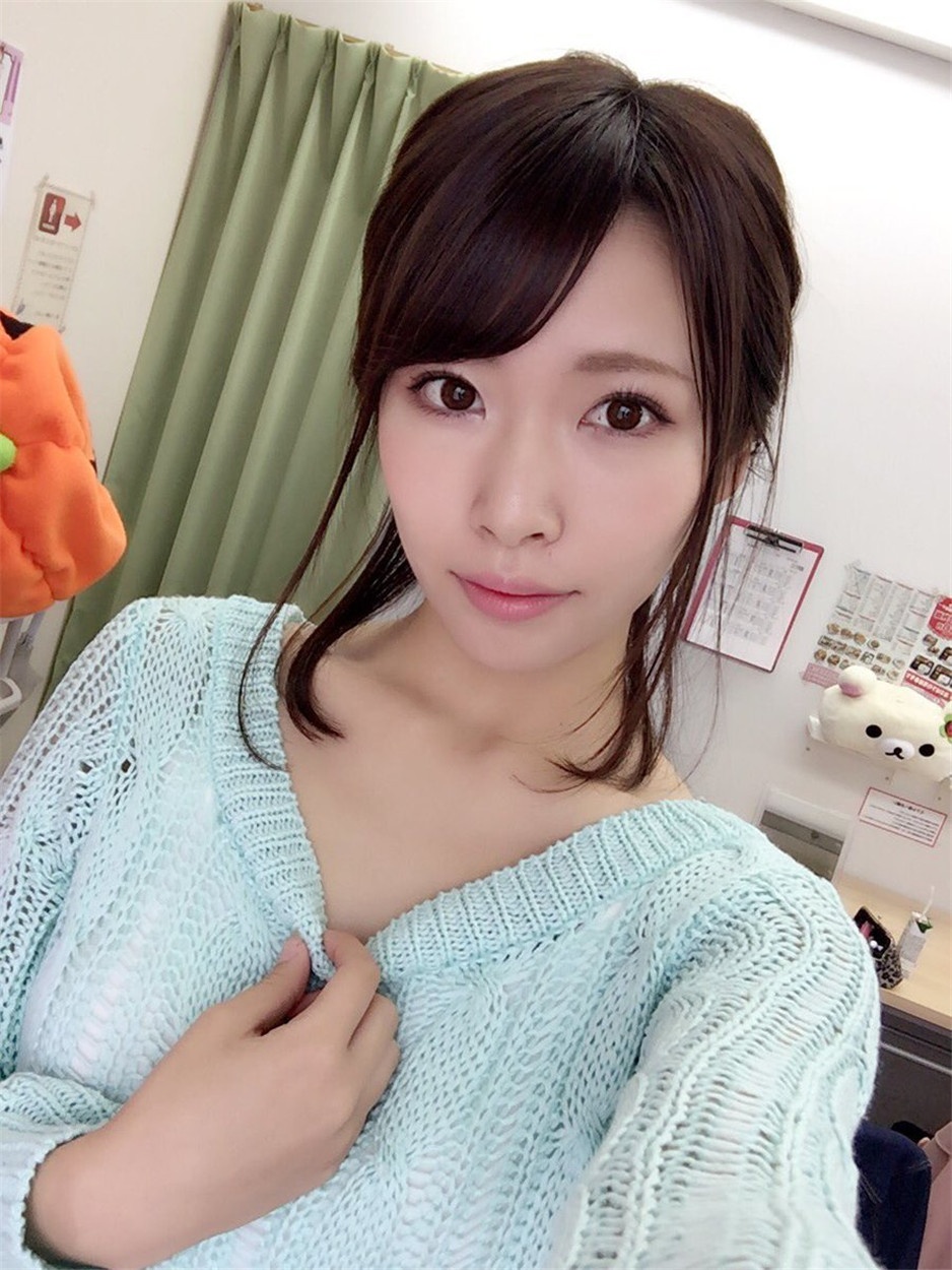 日本新晋性感女神上冈枫写真照
