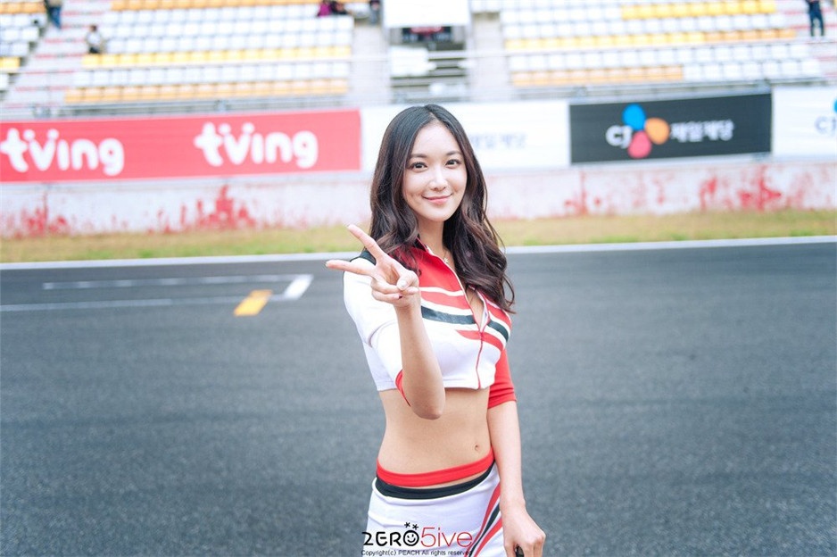 韩国可爱美女文架景户外清纯照片