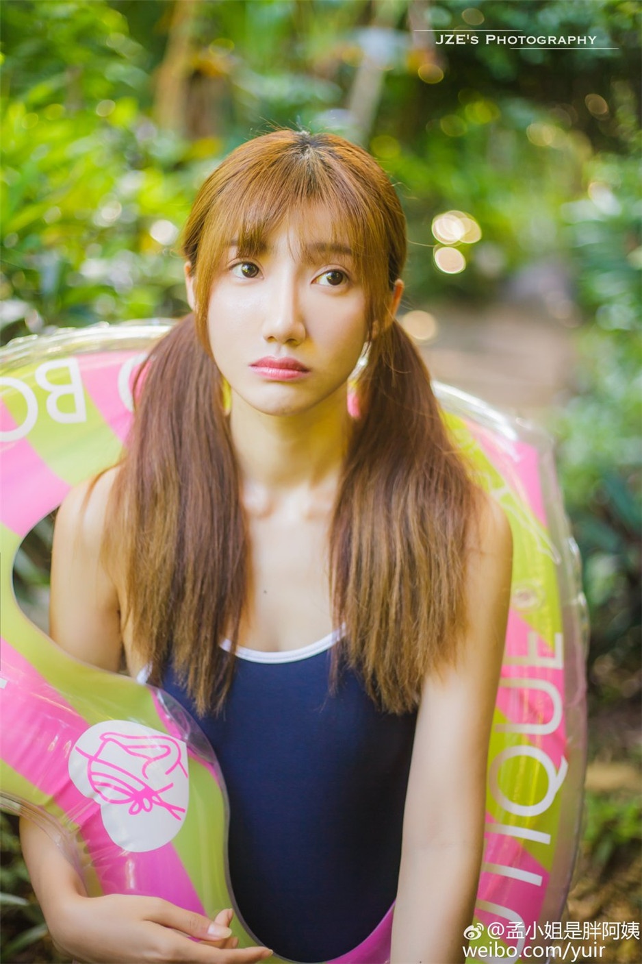 清纯校花孟晓蓉Yuri个性甜美私房照