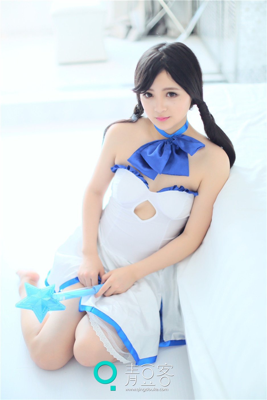 可爱的双马尾妹子陆狸Chris高清写真